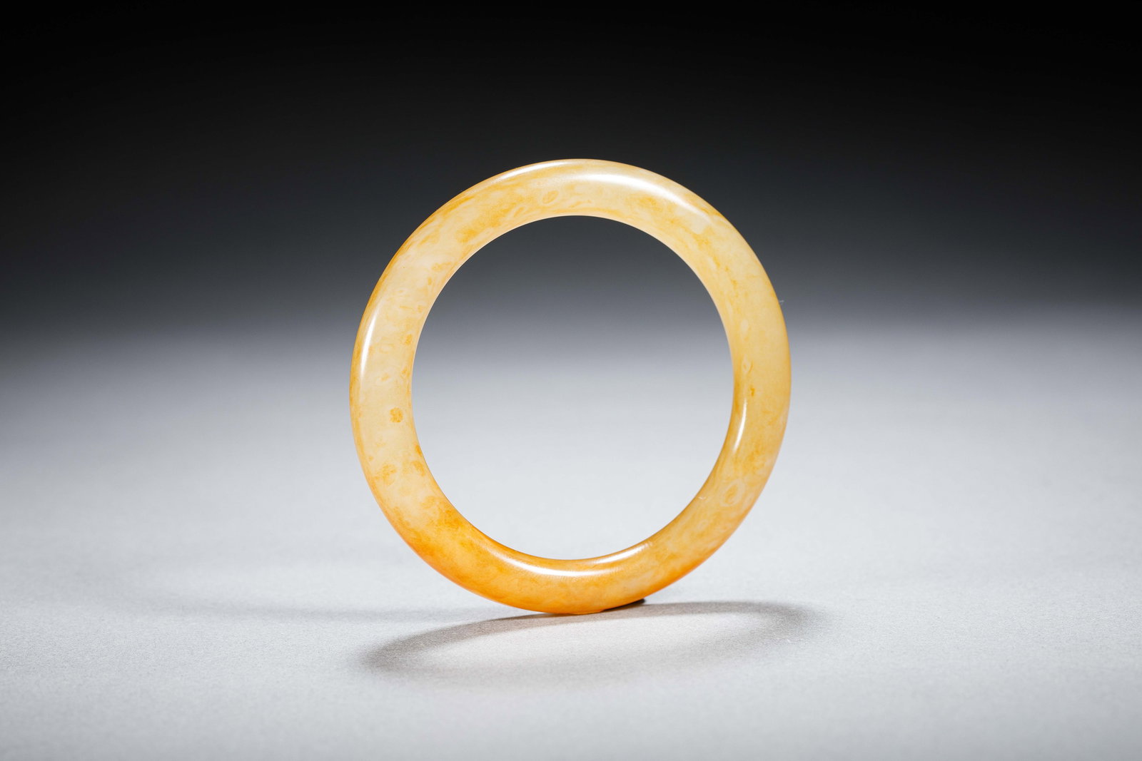 A CHINESE YELLOW JADE BANGLE - 4