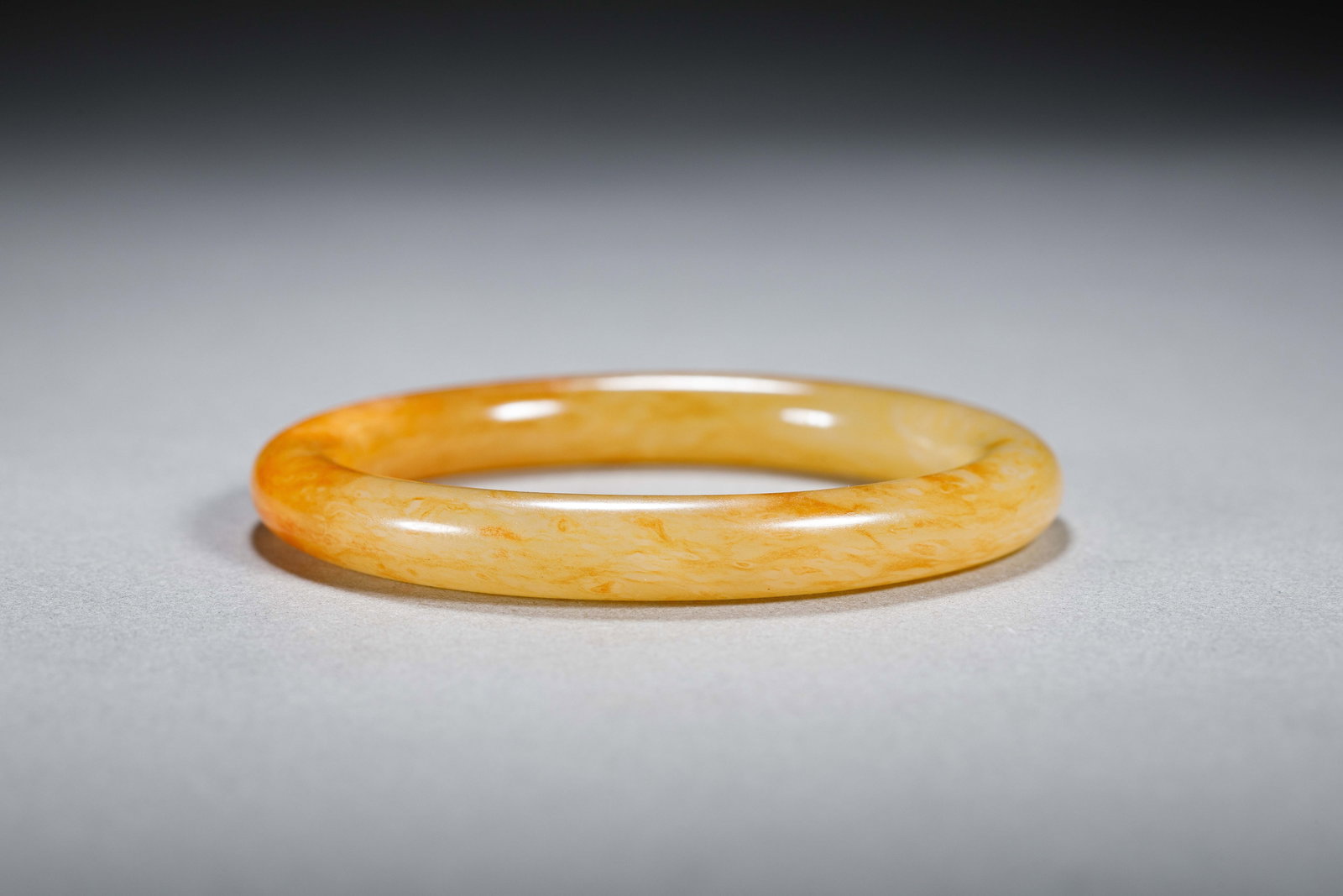 A CHINESE YELLOW JADE BANGLE - 5