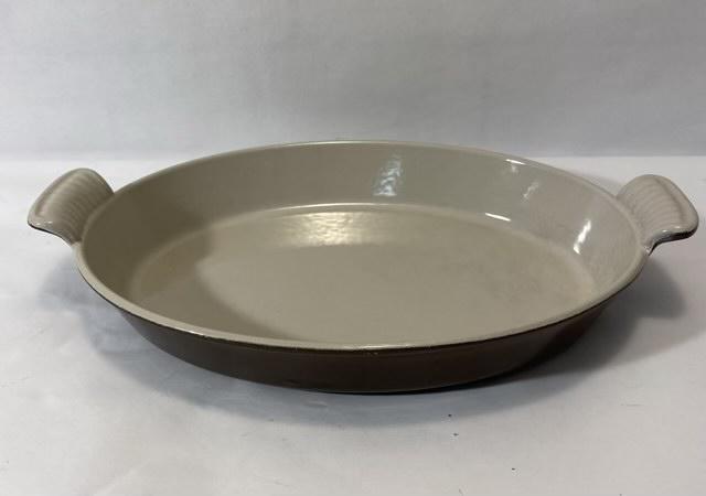 Le Creuset Heritage Oval Stoneware Brown (1 of 4)