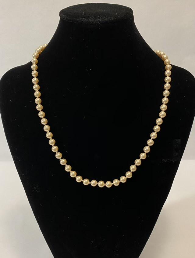 Monet Pearl Necklace: Monet faux pearl strand 20.5"
