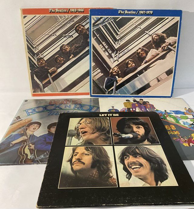 Lot of Beatles Albums: Lot of 7 vintage Beatles and John Lennon vinyl records