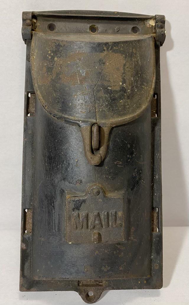 Antique Cast Iron Mailbox (1 of 4)