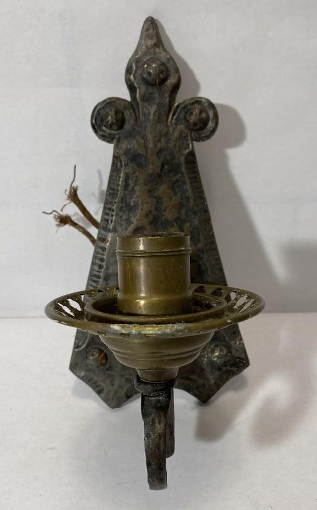 Antique Lightolier Sconce: Vintage Lightolier Sconce approximately 10"