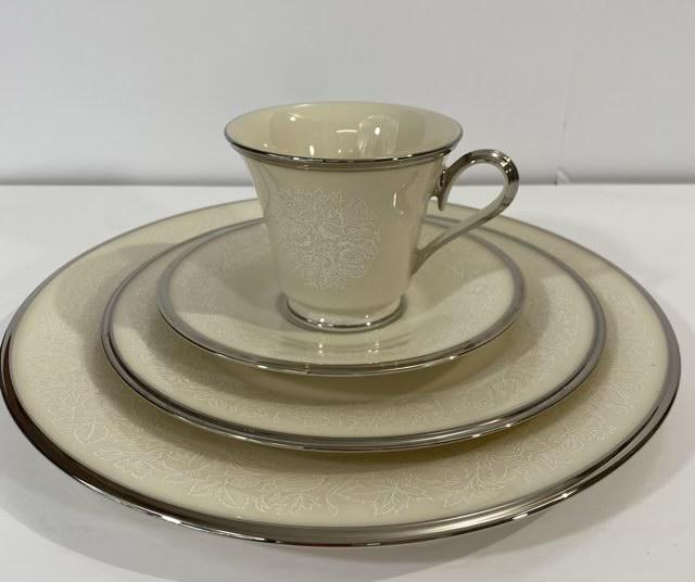 Lenox Moonspun Place Setting (1 of 4)