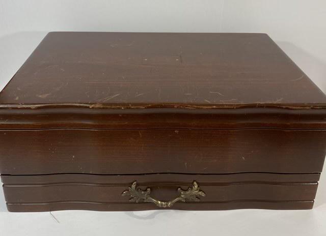 Vintage Reed & Barton Flatware Box (1 of 7)
