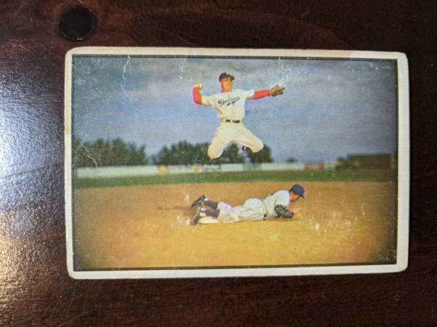1953 Bowman Color #33 Pee Wee Reese: 1953 Bowman Color #33 Pee Wee Reese. See photos for condition.