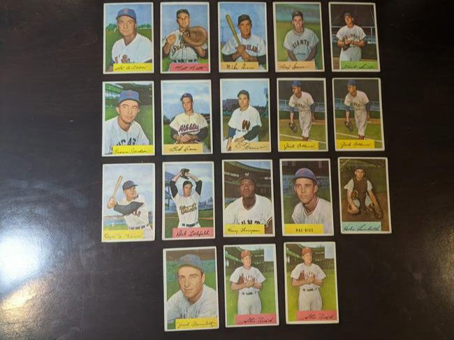 1954 Bowman 18 baseball card lot: 1954 Bowman 18 baseball card lot: Del Wilbur No. 178, Matt Battis No. 183, Mickey Grasso No. 184, Daryl Spencer No. 185, Frank Smith No. 185, Randy Jackson No. 189, Bob Cain No. 195, Conrado Marrero N