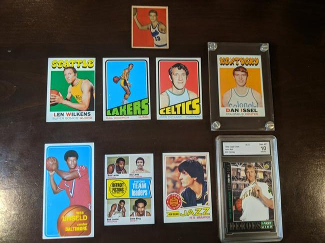 1948-1992 basketball card lot: 1948-1992 basketball 9 card lot: 1948 Bowman Gum Andrew Levane #21, 1970 Topps Wes Unseld #72, 1971 Topps Len Wilkins #80, 1971 Topps Dan Issel #200, 1972 Topps Gail Goodrich #50, 1972 Topps John Havl