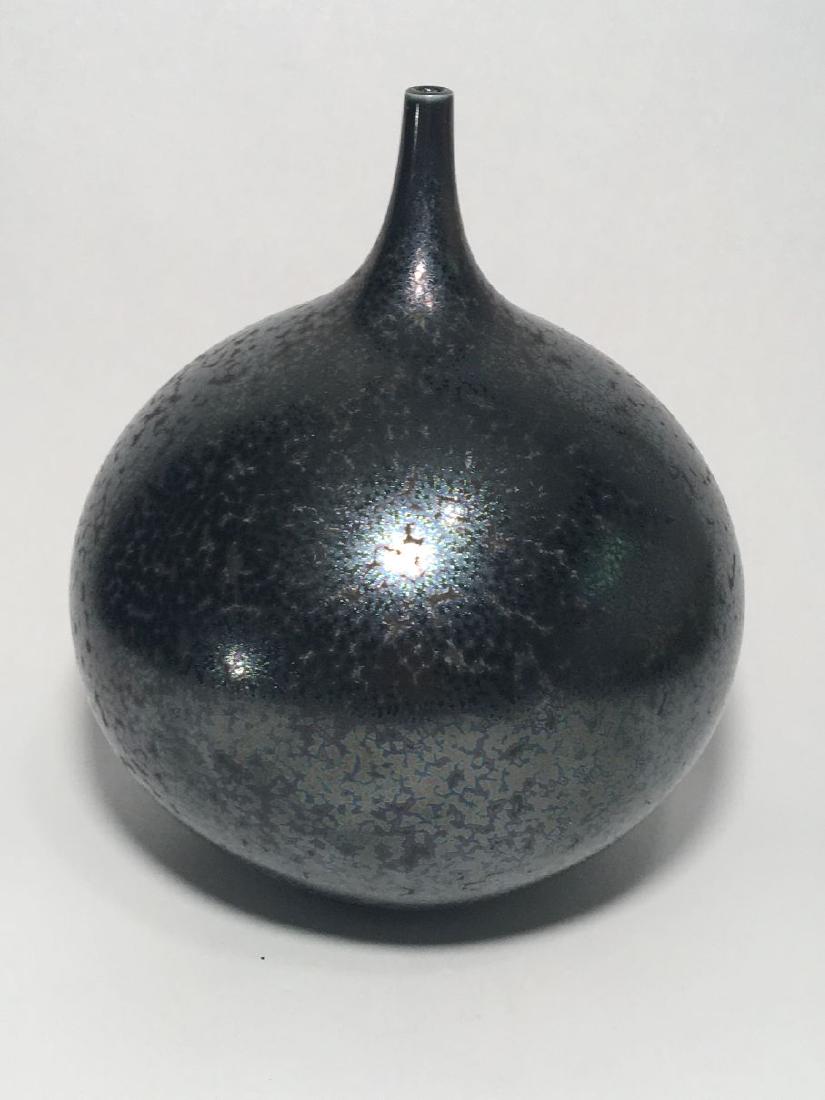 HIDEAKI MIYAMURA YOHEN CRYSTALINE BLACK GLAZED BULBOUS: HIDEAKI MIYAMURA YOHEN CRYSTALINE BLACK GLAZED BULBOUS VASE 6" TALL