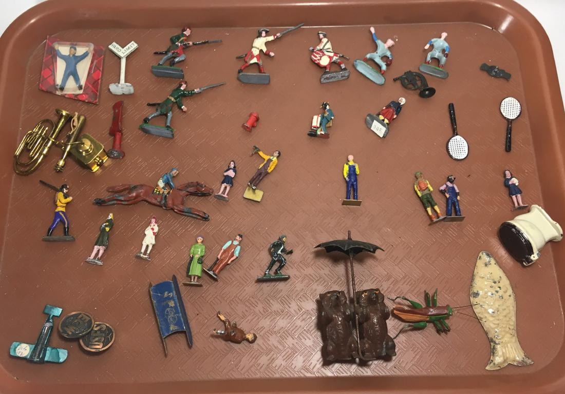 LOT OF VINTAGE LEAD FIGURES, BRASS INSTRUMENTS, AND