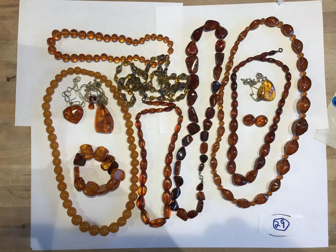 LARGE VINTAGE AMBER JEWELRY LOT (1 of 5)