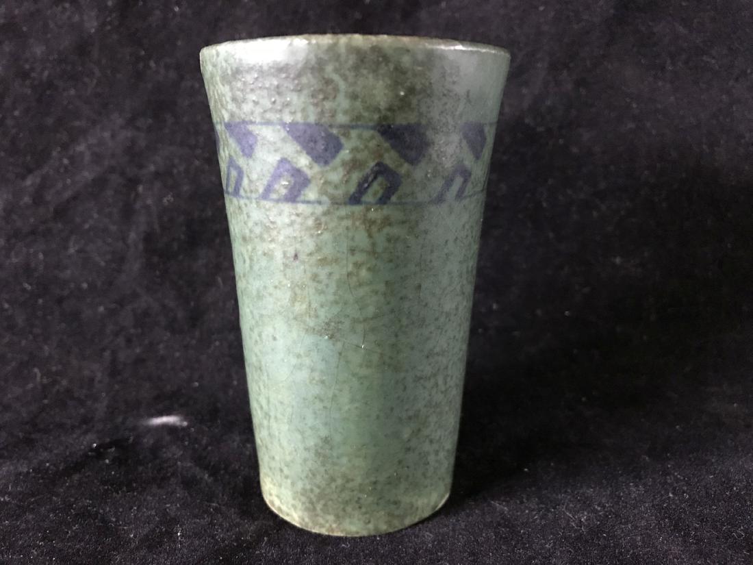 A RARE MARY J COULTER ARTS AND CRAFTS MATTE GREEN CUP: A RARE MARY J COULTER ARTS AND CRAFTS MATTE GREEN CUP 3.5" TALL