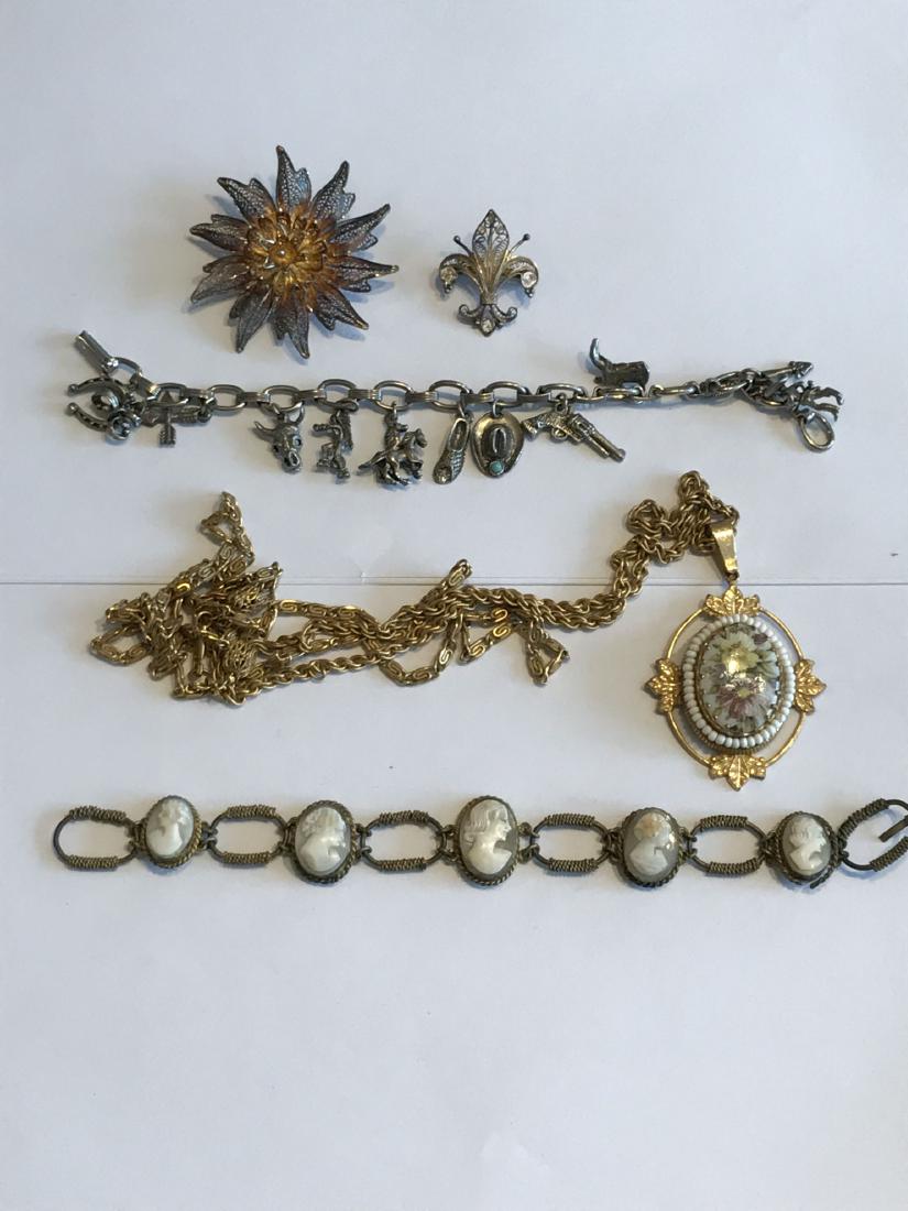 A MIRIAM HASKELL NECKLACE AND OTHER COSTUME JEWELRY: A MIRIAM HASKELL NECKLACE AND OTHER COSTUME JEWELRY
