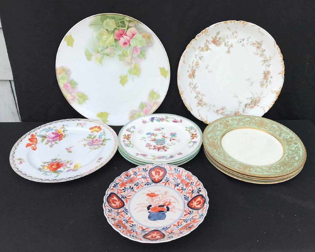4 ROYAL WORCESTER DINNER PLATES, LIMOGES CHARGER,: 4 ROYAL WORCESTER DINNER PLATES, LIMOGES CHARGER, ANOTHER CHARGER AND 4 OTHER DINNER PLATES, 9" 10", 14"