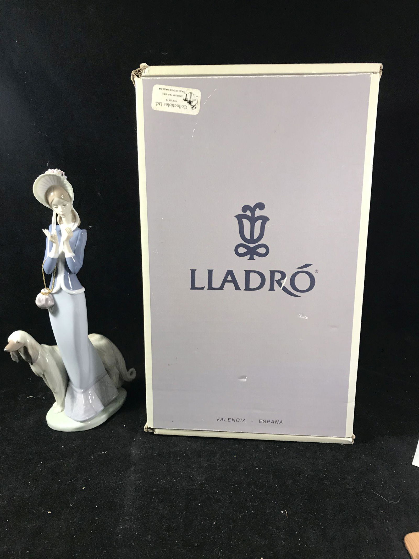 LLADRO FIGURE "STEPPING OUT" #01537 IN ORIGINAL BOX (1 of 4)