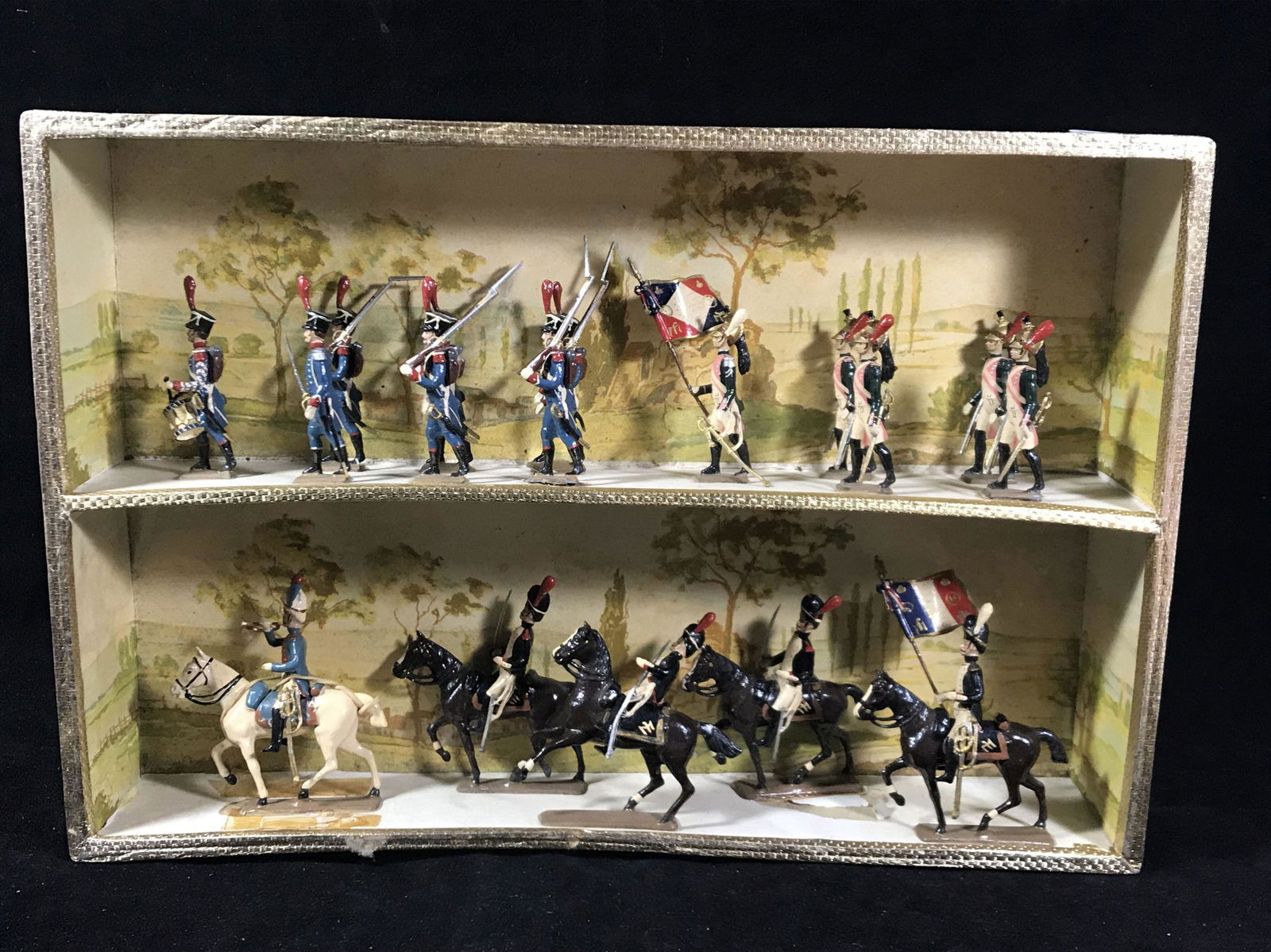 A BOX SET OF FRENCH LEAD SOLDIERS FROM CBG 17 PIECES (1 of 5)