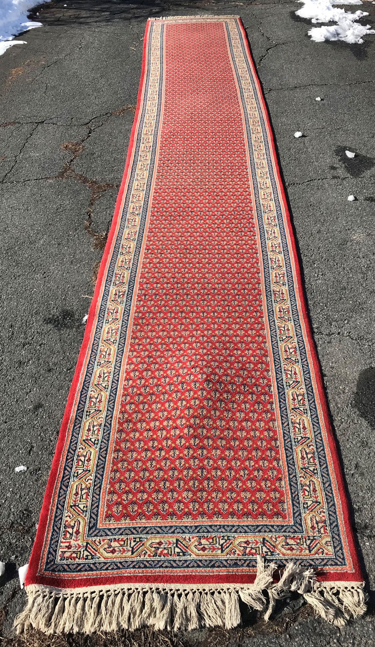 A 2OTH CENTURY PERSIAN TYPE WOOL RUNNER FROM INDIA 16' (1 of 6)