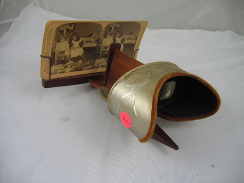 UNDERWOOD STEREO VIEWER WITH 4 STEREO CARDS