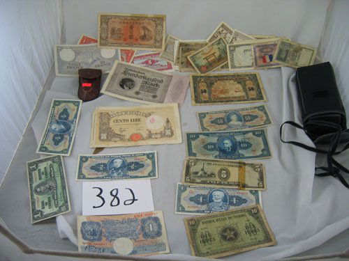 23 PIECES FOREIGN PAPER CURRENCY, MINOLTA CAMER: 34 PIECES FOREIGN PAPER CURRENCY, MINOLTA CAMERA + HUGO MEYER POCKET RANGE FINDER