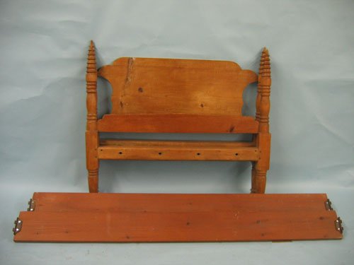 19TH CENTURY SPOOL TURNED BED: 19TH CENTURY SPOOL TURNED BED