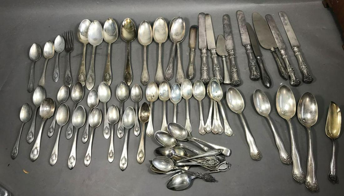 LARGE LOT OF STERLING SILVER FLATWARE BY VARIOUS: LARGE LOT OF STERLING SILVER FLATWARE BY VARIOUS MAKERS. 47 TROY OUNCES PLUS 10 SILVER HANDLED KNIVES. THE LINCOLN ESTATE OF TURNERS FALLS