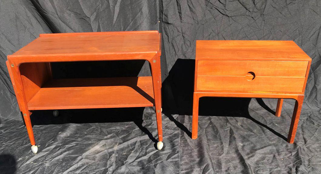 A PAIR OF TEAK DANISH MODERN SIDE TABLES 32" X 19" X 24: A PAIR OF TEAK DANISH MODERN SIDE TABLES 32" X 19" X 24 AND 24" X 14" X 18". FROM A FINE AMHERST ESTATE