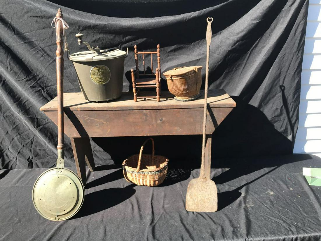 COUNTRY GROUP LOT. TWO BASKETS, BREADMAKER, BENCH,: COUNTRY GROUP LOT. TWO BASKETS, BREADMAKER, BENCH, BEDWARMER, AND PEELTHE LINCOLN ESTATE OF TURNERS FALLS