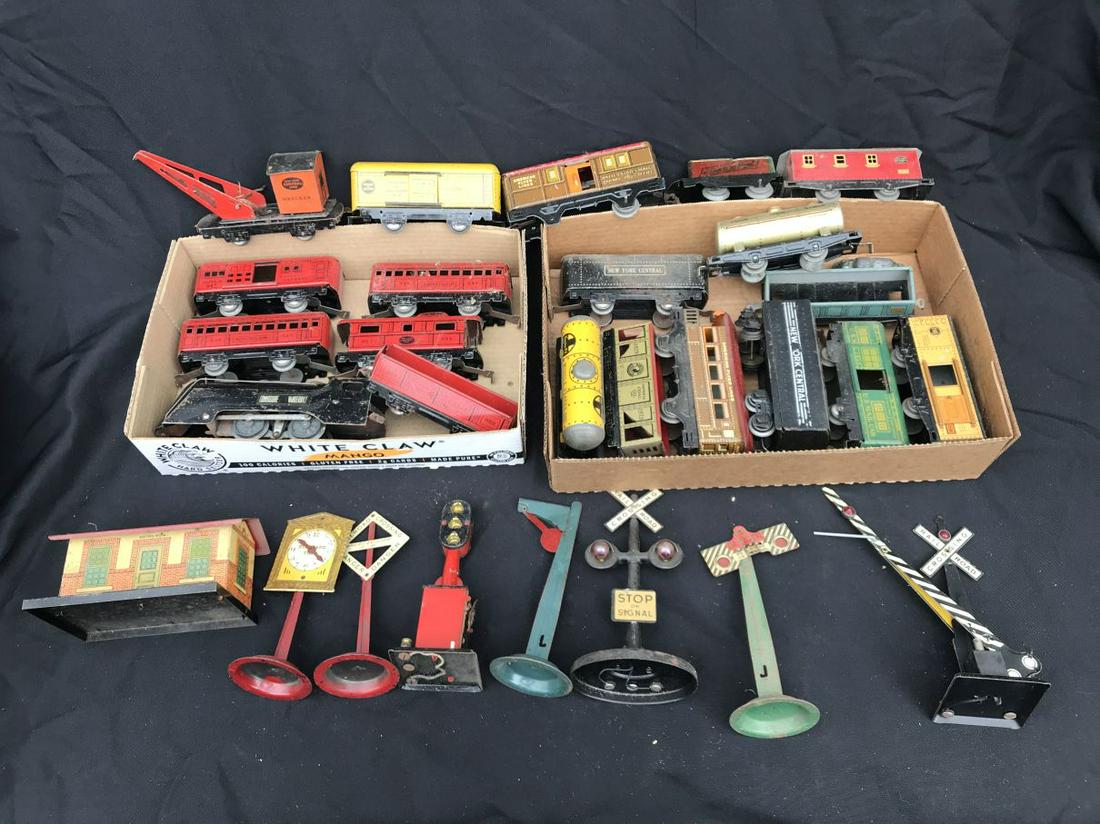 LARGE TOY TRAIN LOT WITH TRACK. THE LINCOLN ESTATE OF: LARGE TOY TRAIN LOT WITH TRACK. THE LINCOLN ESTATE OF TURNERS FALLS