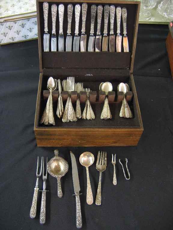 90 PIECES S. KIRK & SONS STERLING SILVER FLATWA: 90 PIECES S. KIRK & SONS STERLING SILVER FLATWARE "FORGET ME NOT"