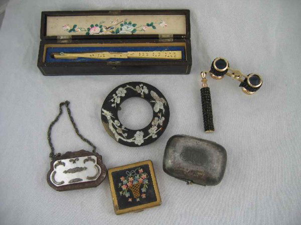 MOTHER OF PEARL COIN PURSE OPERA GLASSES ETC: MOTHER OF PEARL COIN PURSE, OPERA GLASSES, CASED VICTORIAN ETC