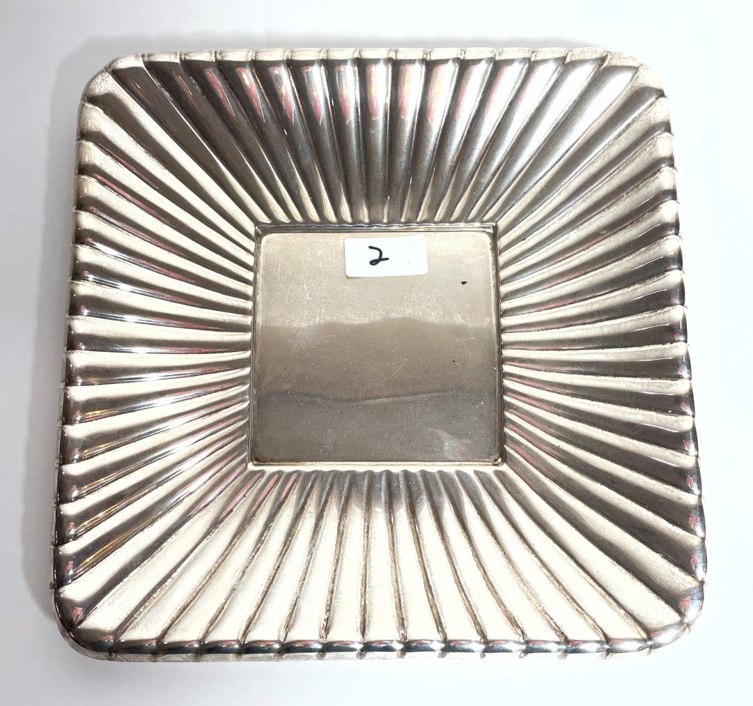 A REED AND BARTON STERLING SILVER TRAY 9" X 9". WEIGHS: A REED AND BARTON STERLING SILVER TRAY 9" X 9". WEIGHS 362.87 GRAMS