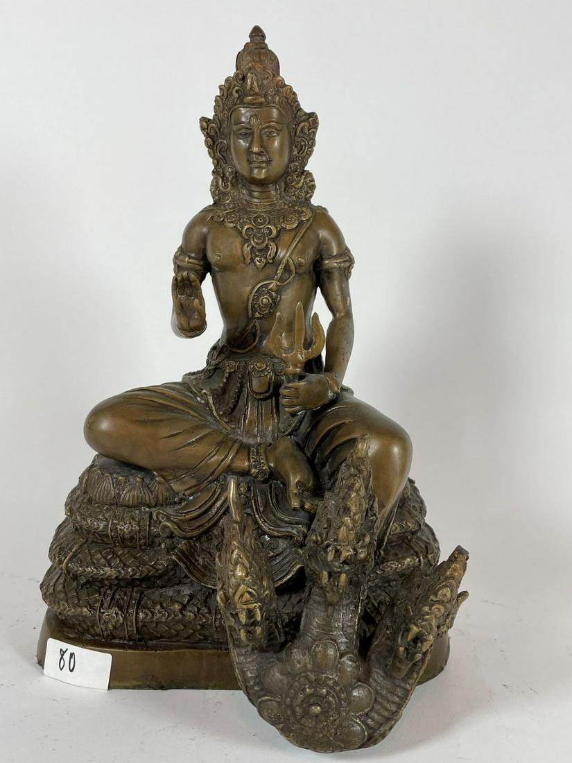 AN 11" SEATED BRONZE BUDDHA ON PEDESTAL. WEIGHS 9 LBS: AN 11" SEATED BRONZE BUDDHA ON PEDESTAL. WEIGHS 9 LBS