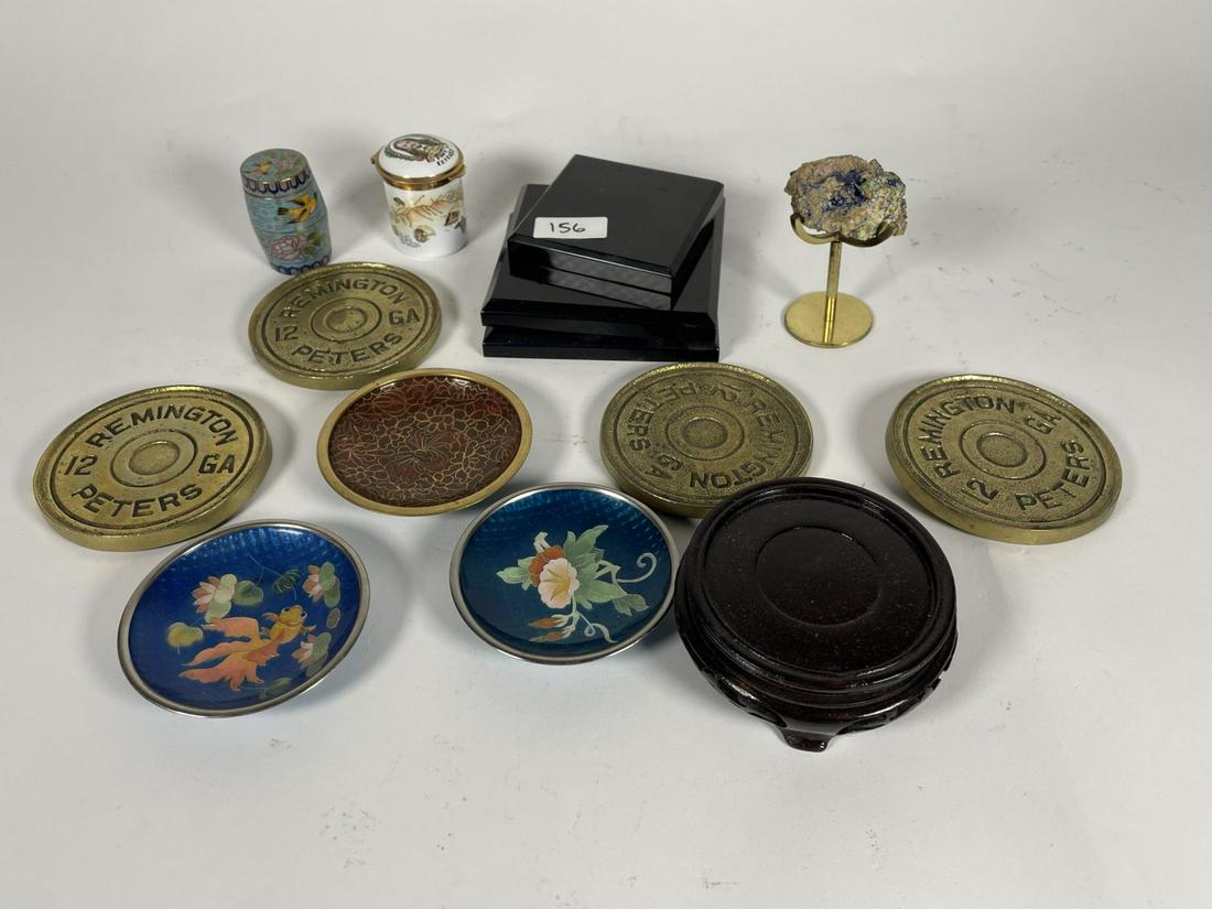 MISCELLANEOUS DECORATIVE TABLE SMALLS. WEIGHS 4 LBS: MISCELLANEOUS DECORATIVE TABLE SMALLS. WEIGHS 4 LBS