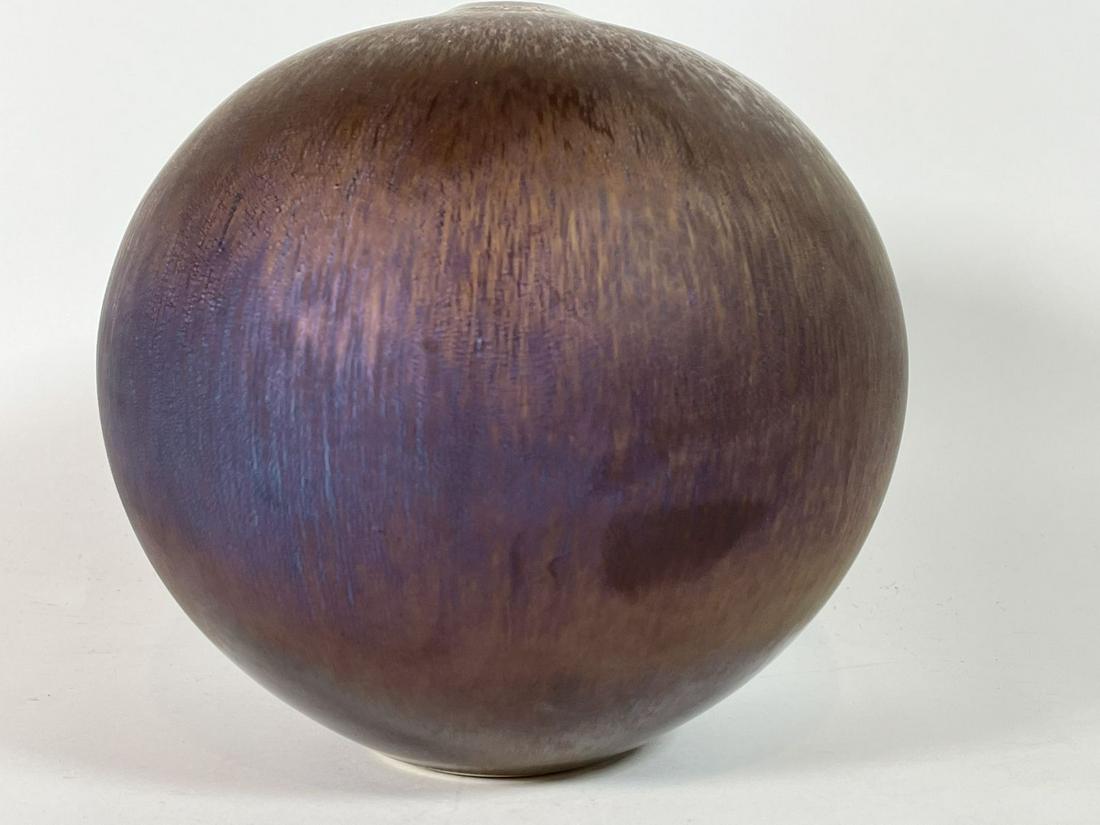 HIDEAKI MIYAMURA VASE 6" TALL 6" IN DIAMETER: HIDEAKI MIYAMURA VASE 6" TALL 6" IN DIAMETER