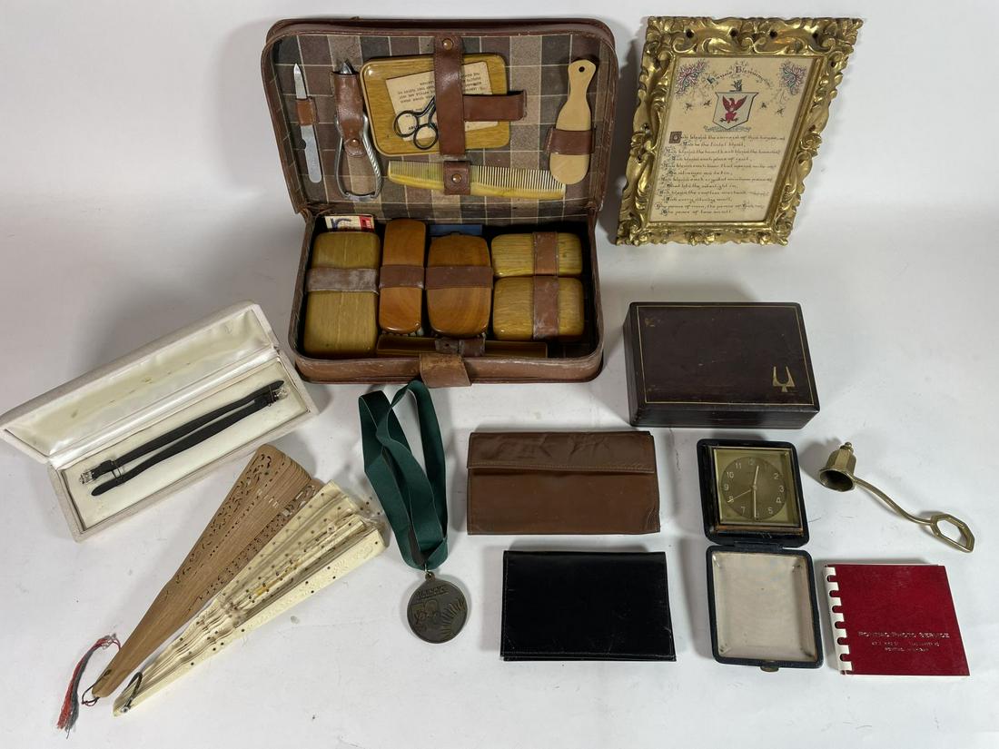 A FLAT INCLUDING A VINTAGE ROLEX LAETHER CASE, LEATHER: A FLAT INCLUDING A VINTAGE ROLEX LAETHER CASE, LEATHER JEWELRY BOXES AND OTHER ACCESSORIES