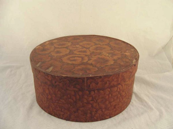 PUTTY AND VINEGAR PAINTED PANTRY BOX- EXCEPTION: PUTTY AND VINEGAR PAINTED PANTRY BOX- EXCEPTIONAL DECORATION. 5"T X 11" DIAMETER