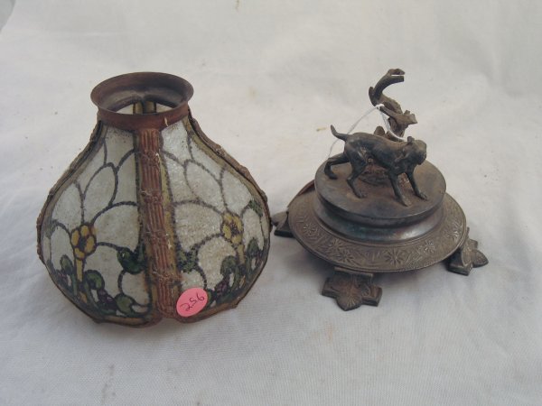 MERIDEN SILVERPLATE DOG FORM FOUNTAIN PEN HOLDE: MERIDEN SILVERPLATE DOG FORM FOUNTAIN PEN HOLDER TOGETHER WITH A SMALL REVERSE PAINTED SHADE