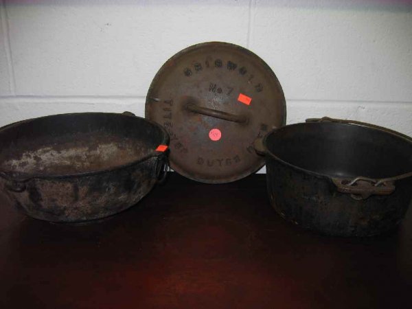 GRISWOLD #7 DUTCH OVEN WITH LID