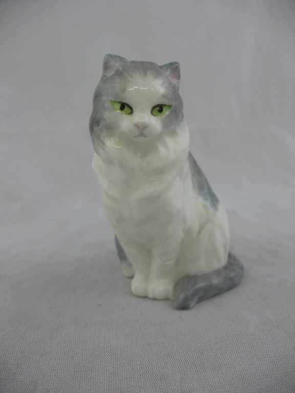 ROYAL WORCESTER CAT #5615: ROYAL WORCESTER CAT #5615
