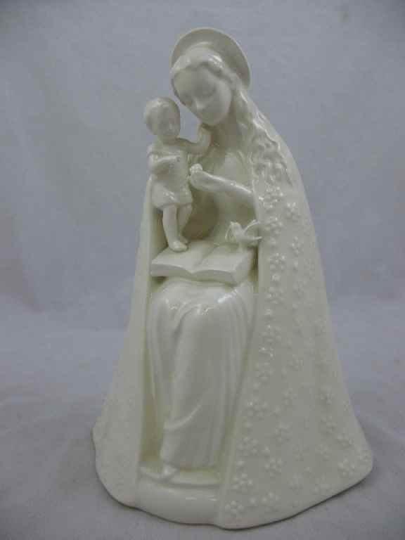 MADONNA HUMMEL FIGURINE 9" TALL: MADONNA HUMMEL FIGURINE 9" TALL