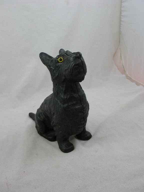 HUBLEY SEATED SCOTTIE DOG DOORSTOP: HUBLEY SEATED SCOTTIE DOG DOORSTOP
