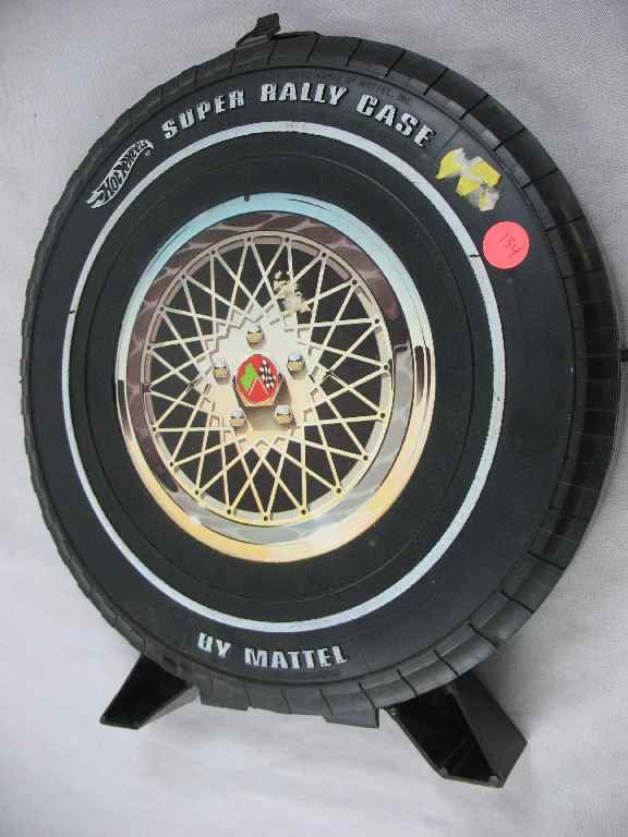 HOT WHEELS SUPER RALLY CASE W/ 20+ VEHICLES: HOT WHEELS SUPER RALLY CASE W/ 20+ VEHICLES