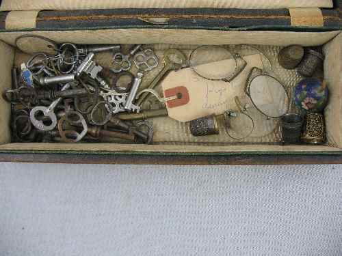 LOT OF SKELETON KEYS, 19TH CENTURY SPECTACLES A: LOT OF SKELETON KEYS, 19TH CENTURY SPECTACLES AND THIMBLES