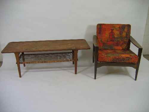 MID CENTURY MODERN COFFEE TABLE AND CHAIR: MID CENTURY MODERN COFFEE TABLE AND CHAIR