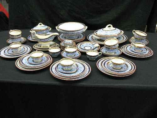 LARGE 19TH C, ROYAL WORCESTER DINNER SERVICE: LARGE 19TH C ROYAL WORCESTER DINNER SERVICE. GROUPING INCLUDES PLATTERS SERVING PIECES AND RARE CREAM SOUPS WITH LINERS.