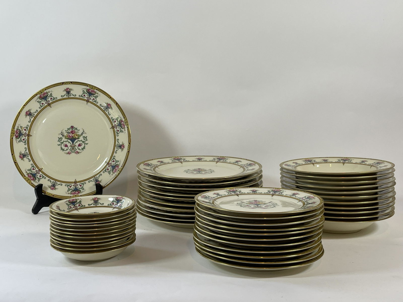 OVINGTON’S ROSENTHAL BELROSE PATTERN (1 of 12)