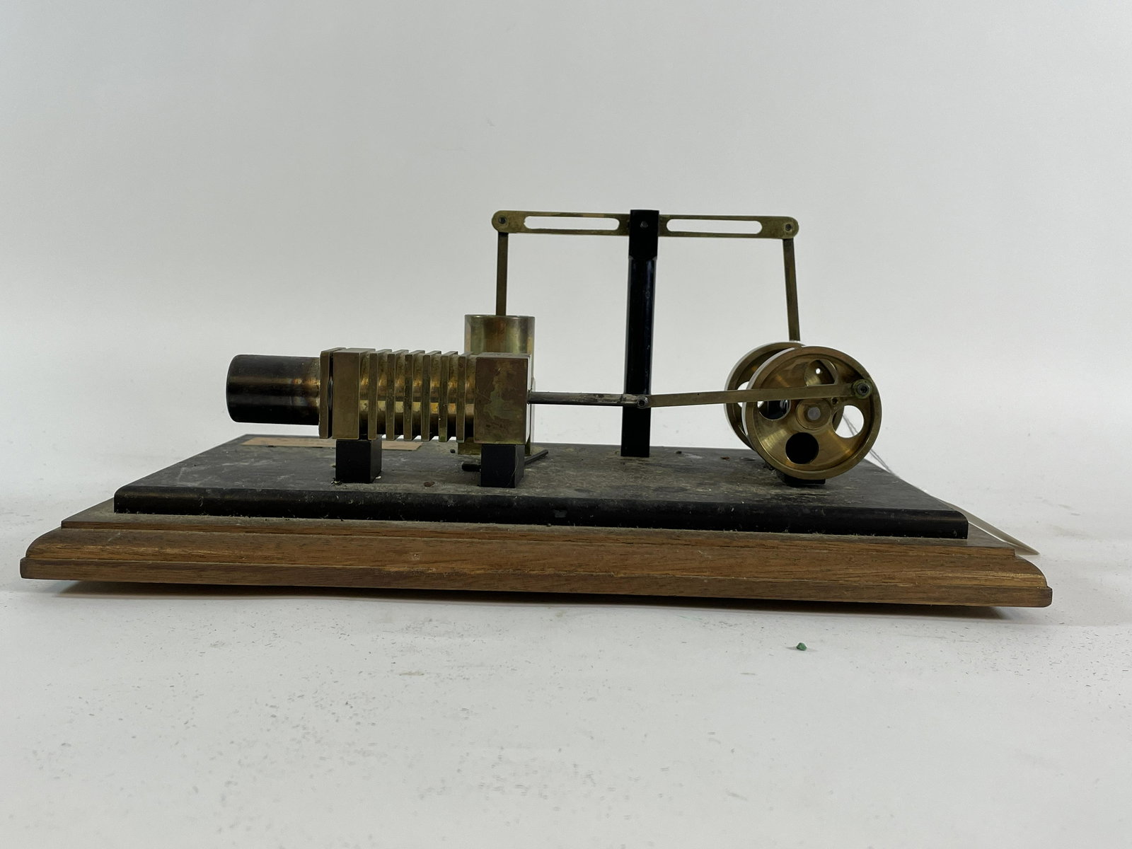 VACUUM PUMP ENGINE 6" TALL X 13" LONG (1 of 4)