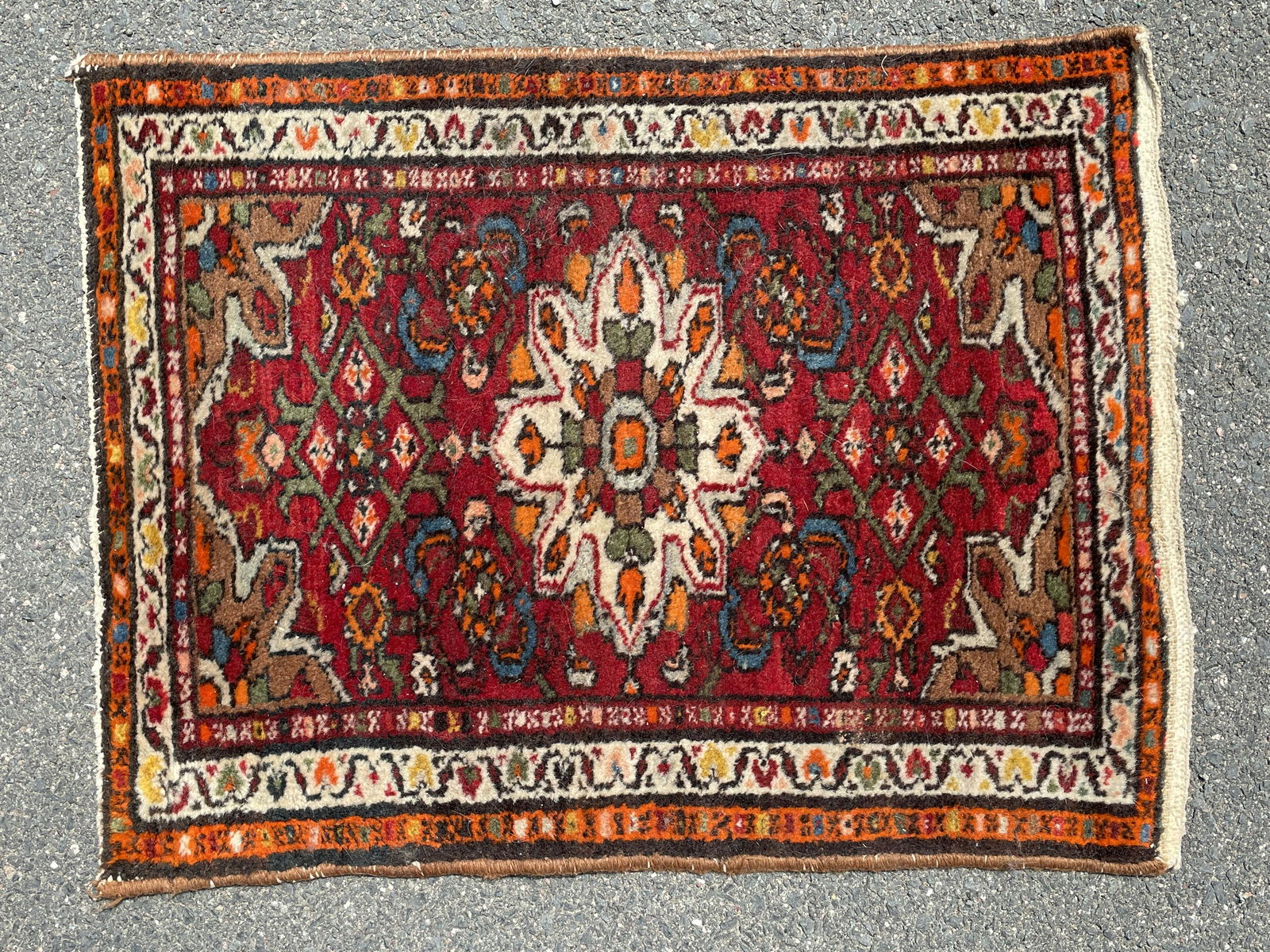 ANTIQUE PERSIAN RUG 32" X 24.5": ANTIQUE PERSIAN RUG 32" X 24.5"