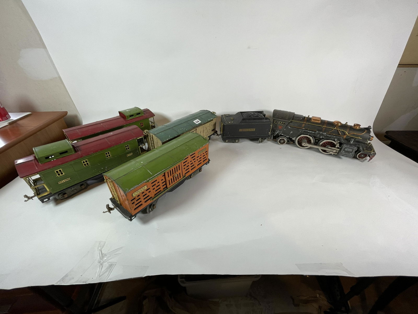 LIONEL STANDARD GAUGE TRAIN SET (1 of 17)