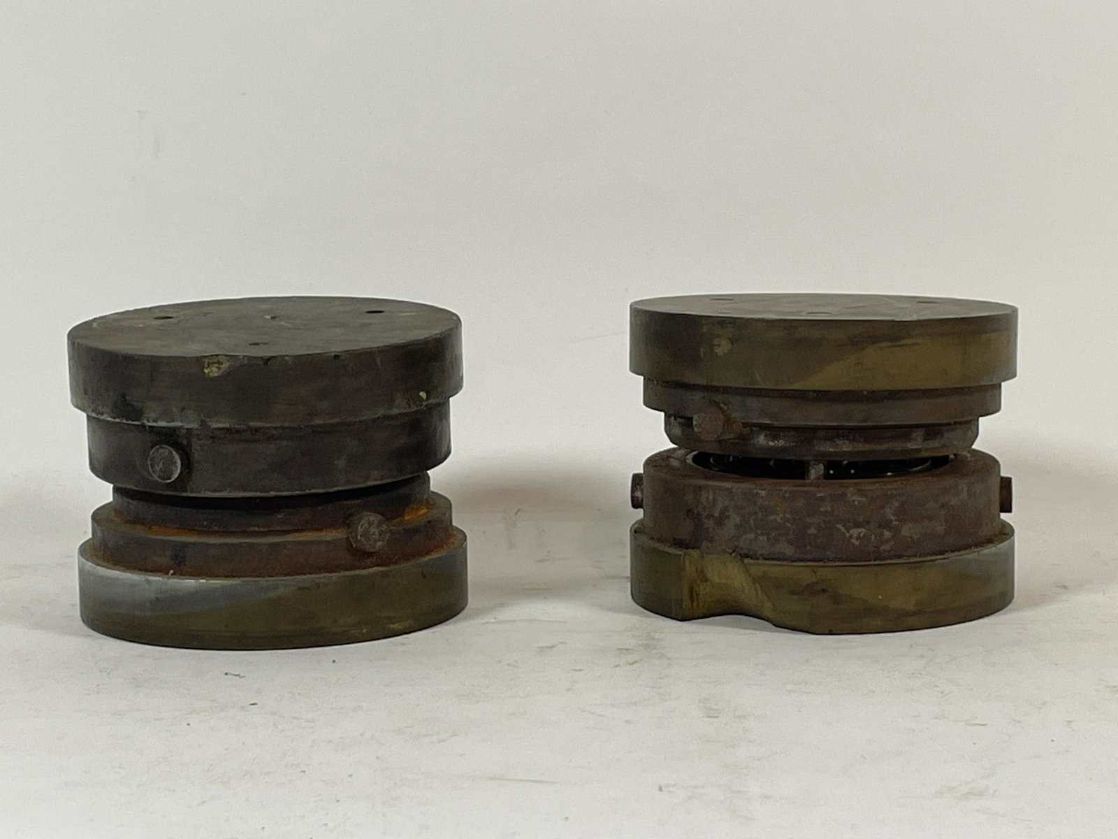 TWO SPALDING TOP FLIGHT GOLF BALL MOLDS . WAS FIRST: TWO SPALDING TOP FLIGHT GOLF BALL MOLDS . WAS FIRST INJECTION MOLD GOLF BALL EVER MADE